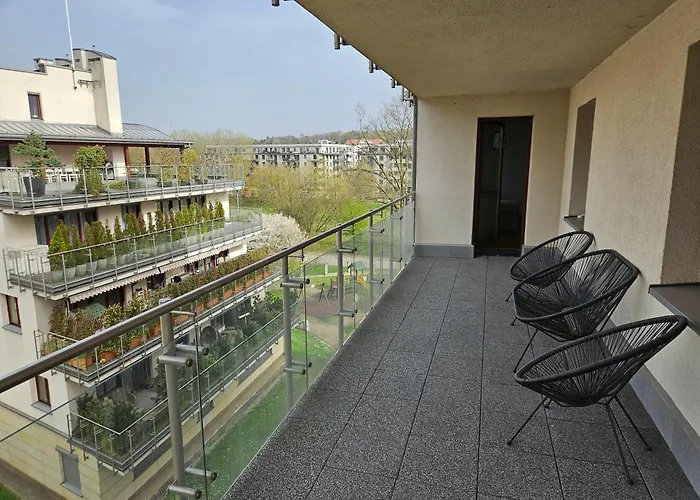 Bulwary Wiślane Kraków Ludwinowska Przy Forum By Noclegi Renters
